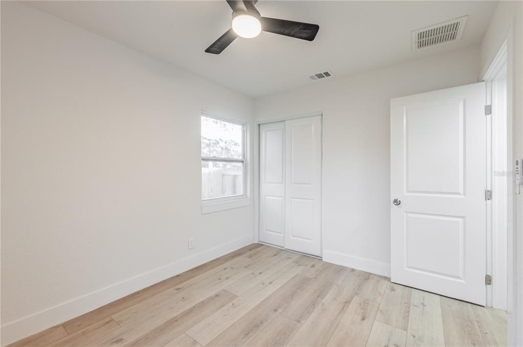 For Sale: $275,000 (3 beds, 1 baths, 840 Square Feet)