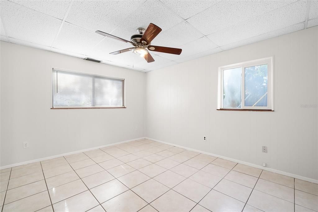 For Rent: $2,199 (2 beds, 1 baths, 968 Square Feet)