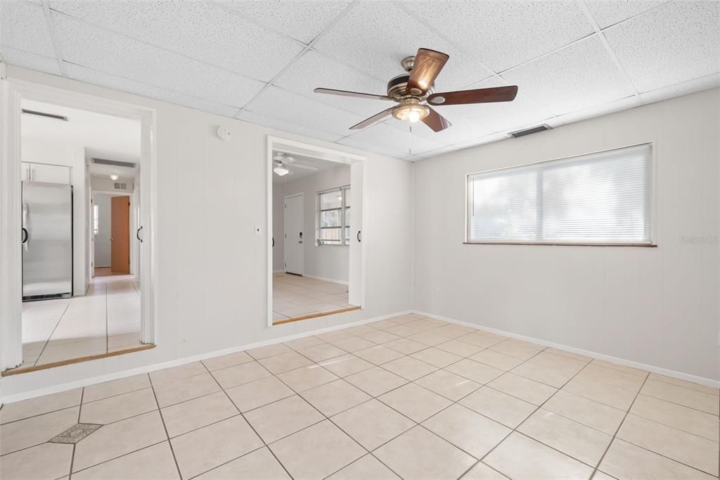For Rent: $2,199 (2 beds, 1 baths, 968 Square Feet)
