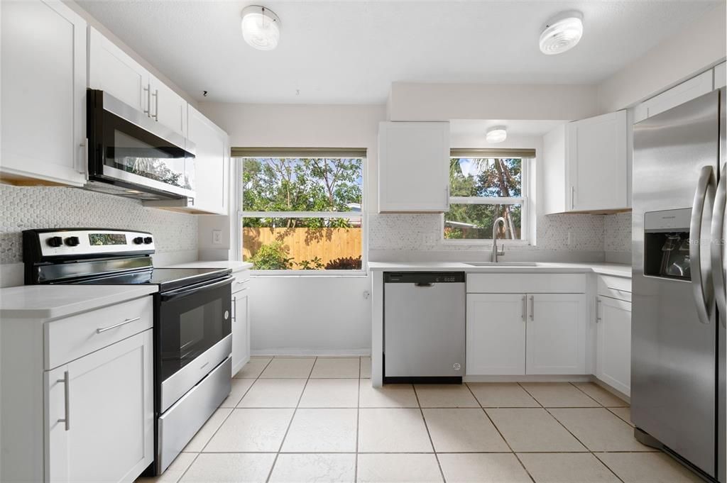 For Rent: $2,199 (2 beds, 1 baths, 968 Square Feet)