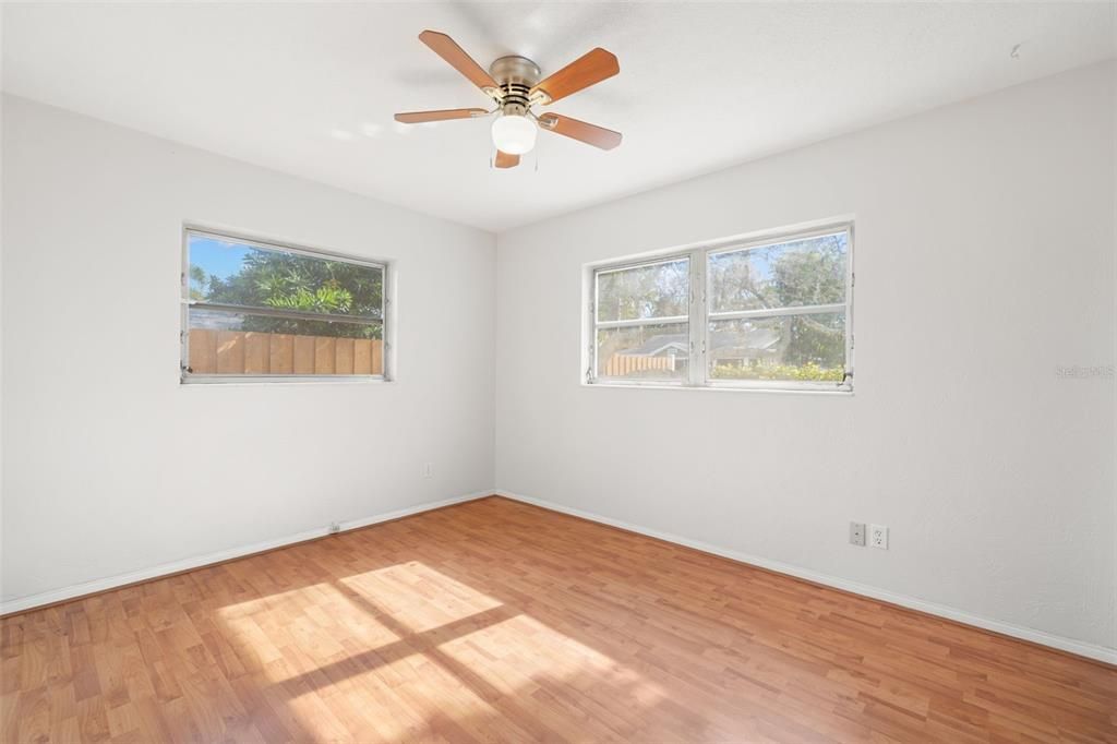 For Rent: $2,199 (2 beds, 1 baths, 968 Square Feet)