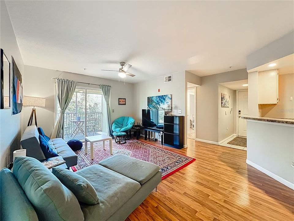 En Venta: $252,000 (2 camas, 2 baños, 1013 Pies cuadrados)