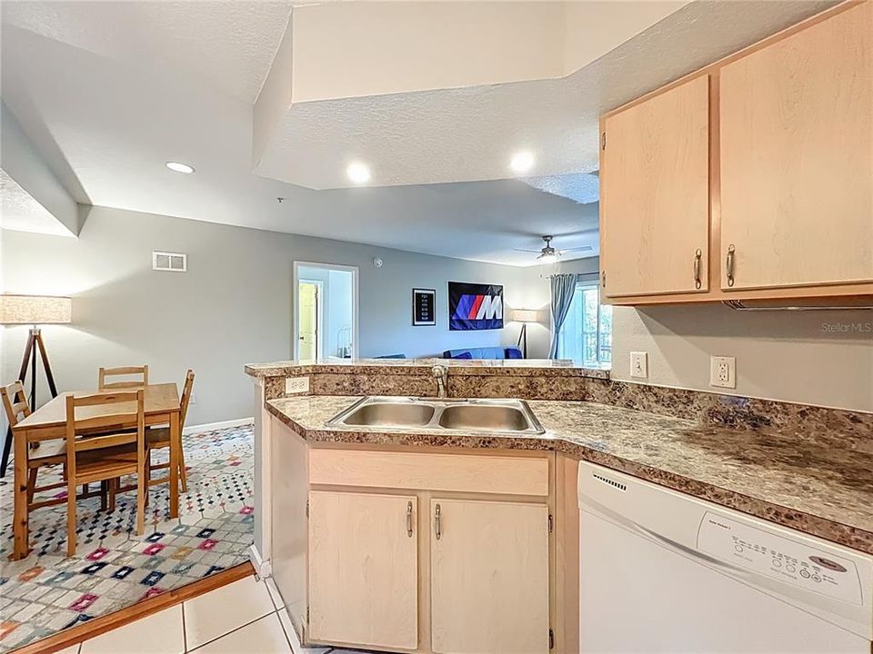 En Venta: $252,000 (2 camas, 2 baños, 1013 Pies cuadrados)