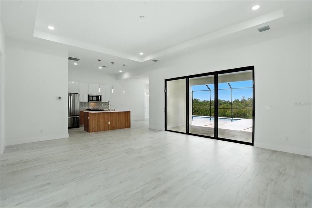 В аренду: $3,000 (3 спален, 2 ванн, 1726 Квадратных фут)