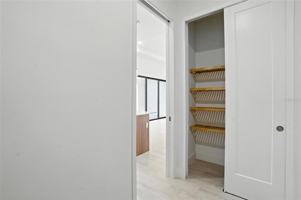 В аренду: $3,000 (3 спален, 2 ванн, 1726 Квадратных фут)