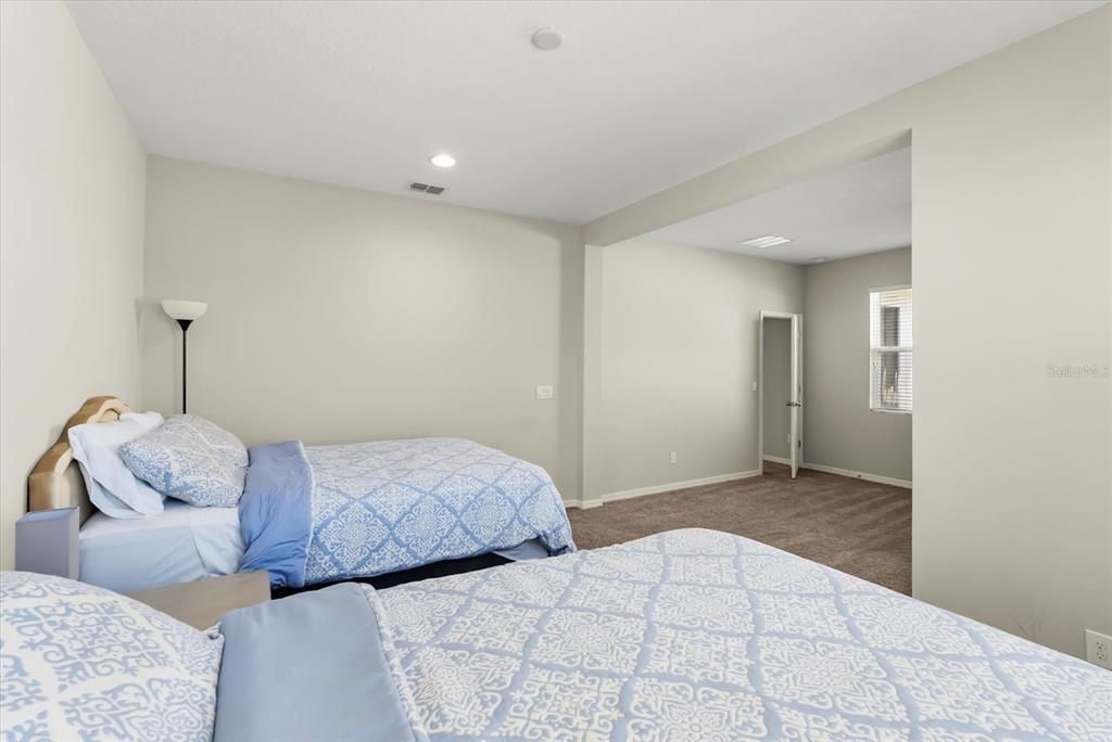 На продажу: $539,900 (4 спален, 3 ванн, 2822 Квадратных фут)