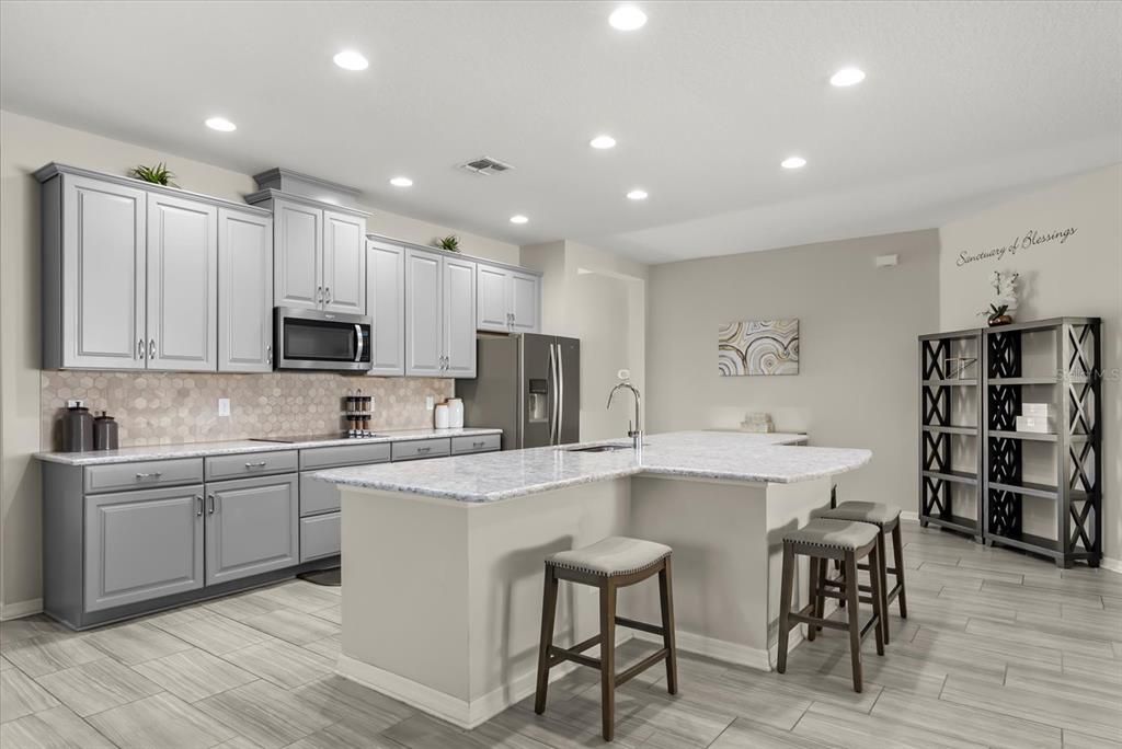 На продажу: $539,900 (4 спален, 3 ванн, 2822 Квадратных фут)