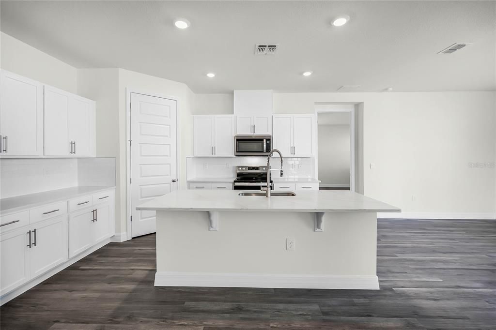 En Venta: $458,490 (4 camas, 3 baños, 2336 Pies cuadrados)