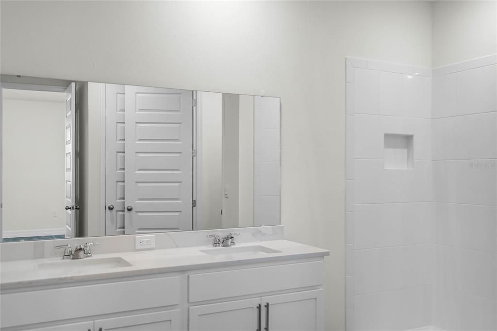 En Venta: $458,490 (4 camas, 3 baños, 2336 Pies cuadrados)