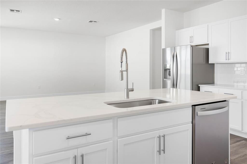 En Venta: $458,490 (4 camas, 3 baños, 2336 Pies cuadrados)