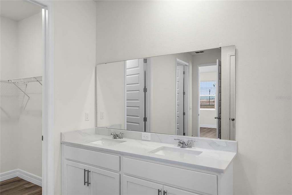 En Venta: $458,490 (4 camas, 3 baños, 2336 Pies cuadrados)