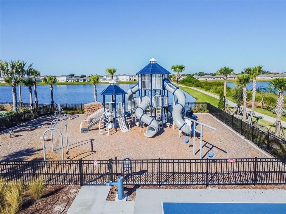 出租: $2,200 (4 贝兹, 2 浴室, 1550 平方英尺)