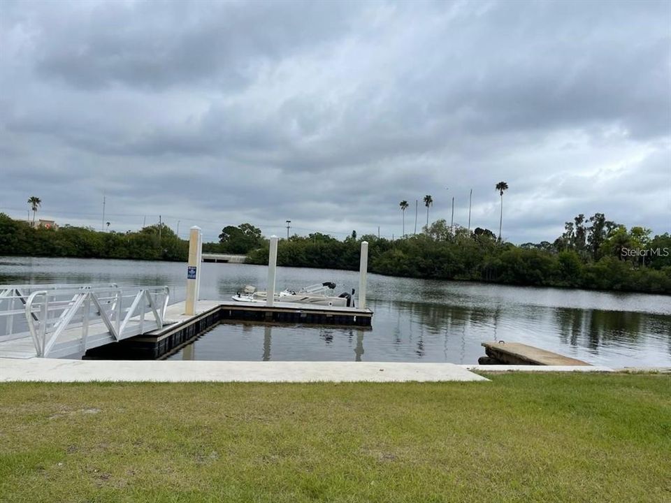 出租: $2,200 (4 贝兹, 2 浴室, 1550 平方英尺)