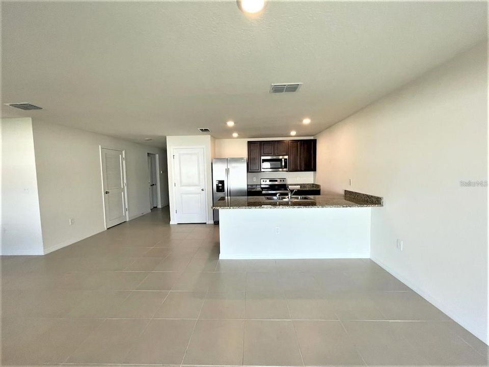 出租: $2,200 (4 贝兹, 2 浴室, 1550 平方英尺)