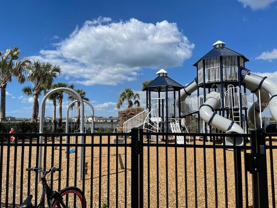 出租: $2,200 (4 贝兹, 2 浴室, 1550 平方英尺)