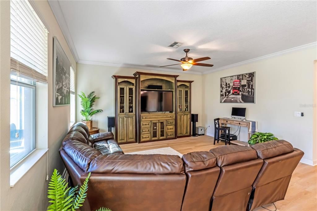 На продажу: $435,000 (3 спален, 2 ванн, 1754 Квадратных фут)