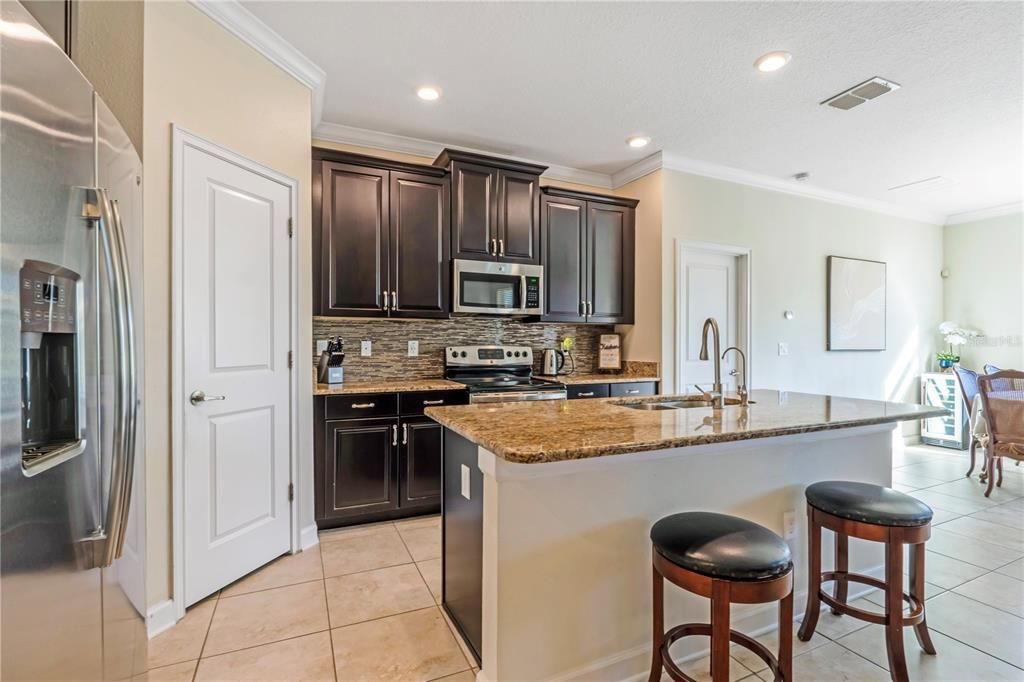 На продажу: $435,000 (3 спален, 2 ванн, 1754 Квадратных фут)