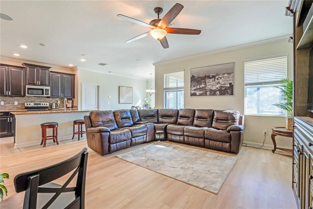 На продажу: $435,000 (3 спален, 2 ванн, 1754 Квадратных фут)