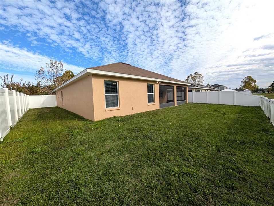 En Renta: $2,399 (3 camas, 2 baños, 2046 Pies cuadrados)