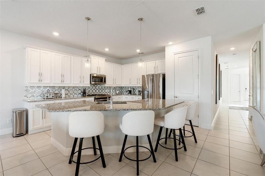 En Venta: $1,000,000 (5 camas, 5 baños, 3428 Pies cuadrados)