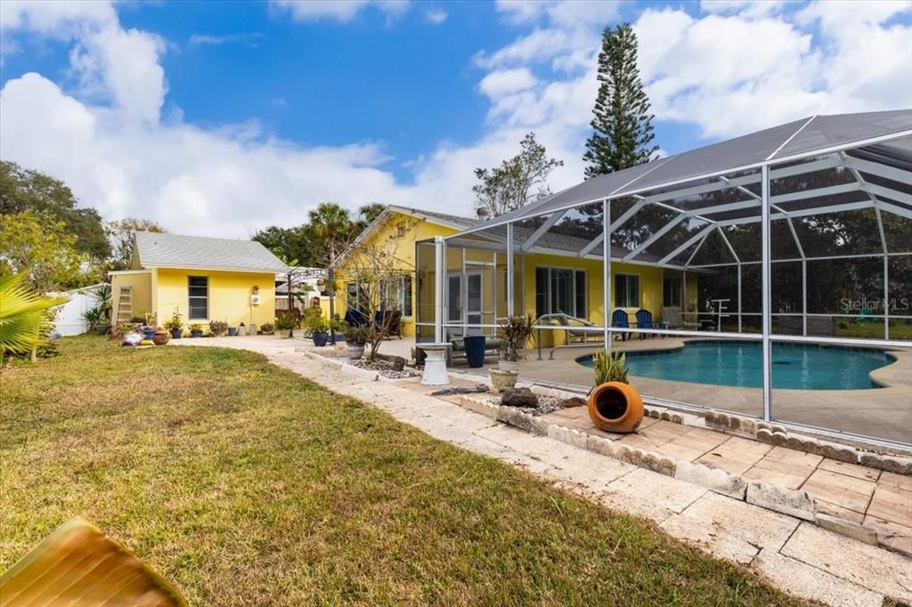 На продажу: $359,900 (3 спален, 2 ванн, 1218 Квадратных фут)