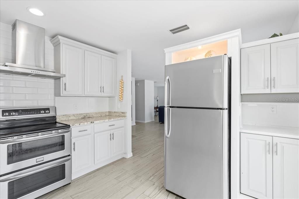 На продажу: $359,900 (3 спален, 2 ванн, 1218 Квадратных фут)