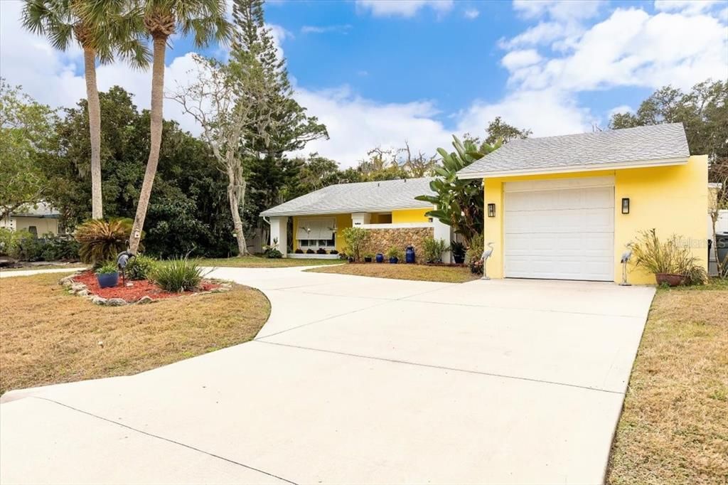 На продажу: $359,900 (3 спален, 2 ванн, 1218 Квадратных фут)