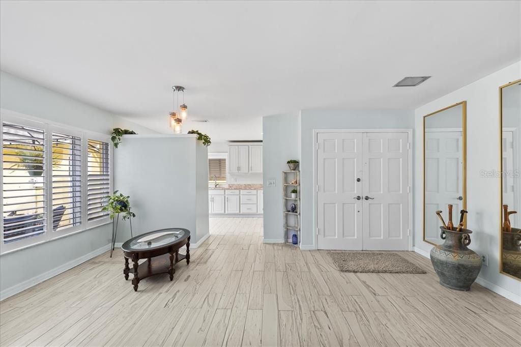 На продажу: $359,900 (3 спален, 2 ванн, 1218 Квадратных фут)