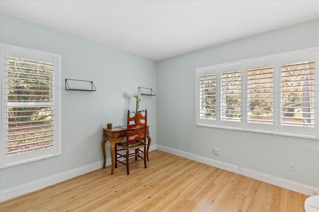 На продажу: $359,900 (3 спален, 2 ванн, 1218 Квадратных фут)