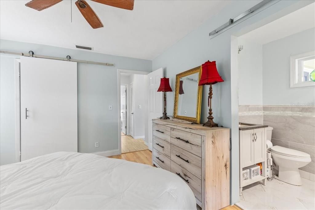 На продажу: $359,900 (3 спален, 2 ванн, 1218 Квадратных фут)