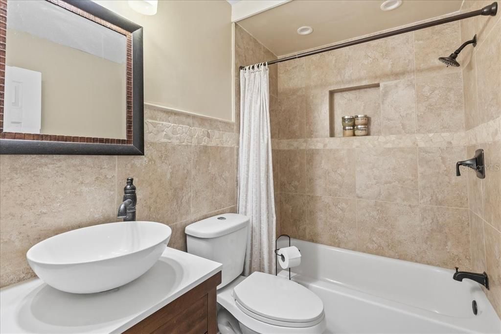 На продажу: $359,900 (3 спален, 2 ванн, 1218 Квадратных фут)