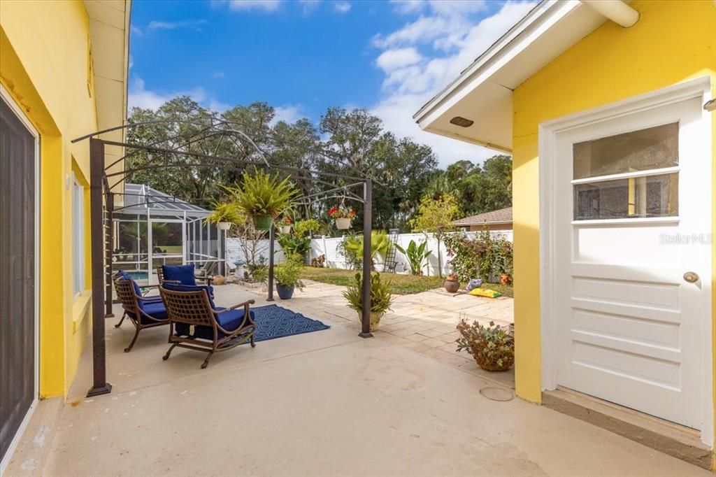 На продажу: $359,900 (3 спален, 2 ванн, 1218 Квадратных фут)