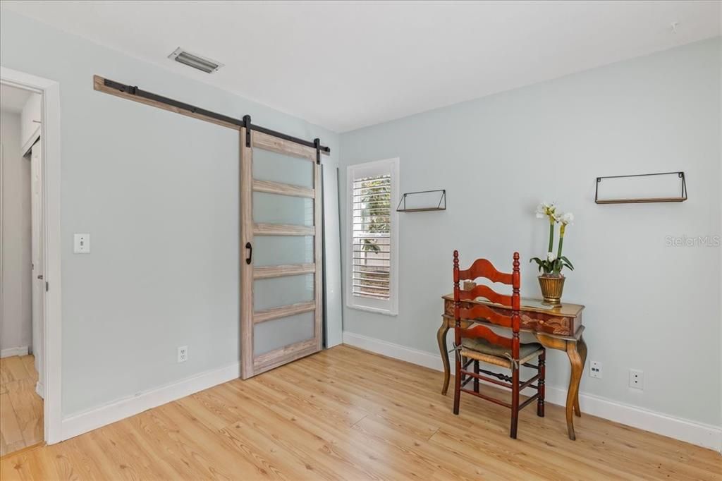 На продажу: $359,900 (3 спален, 2 ванн, 1218 Квадратных фут)