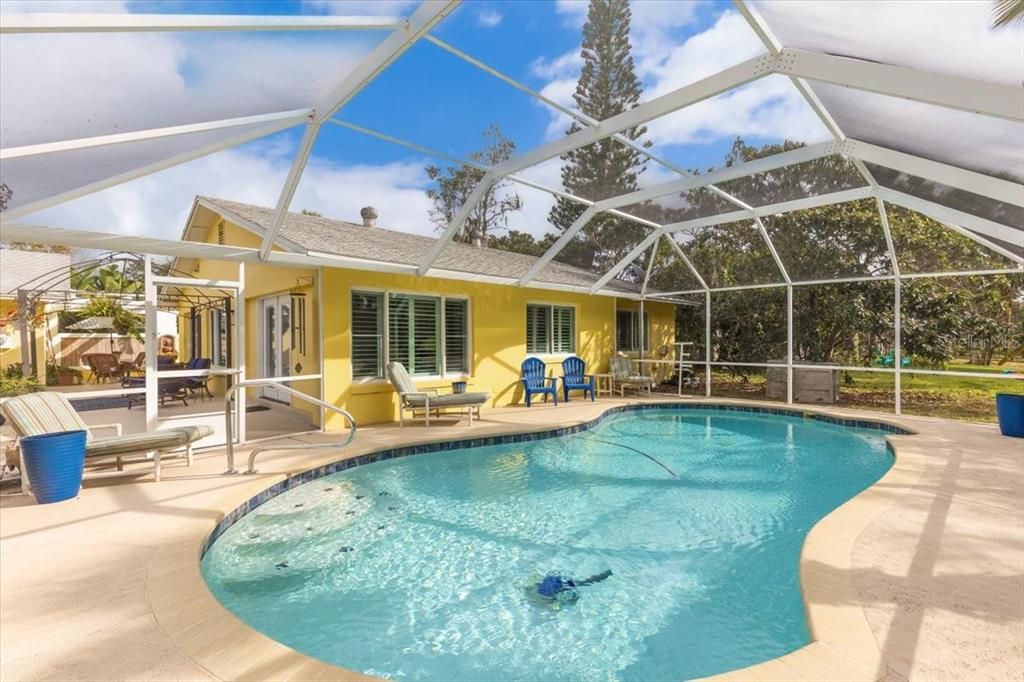 На продажу: $359,900 (3 спален, 2 ванн, 1218 Квадратных фут)