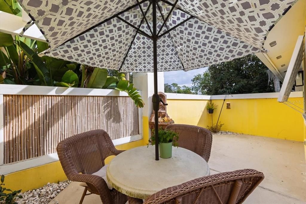 На продажу: $359,900 (3 спален, 2 ванн, 1218 Квадратных фут)