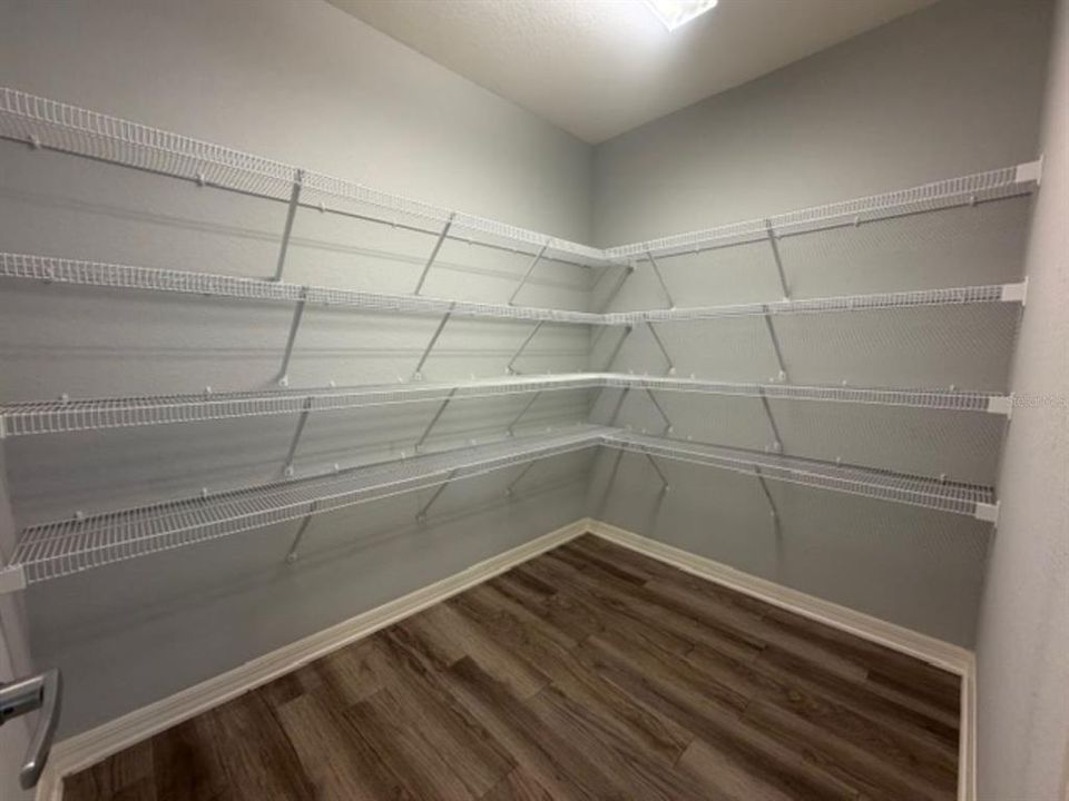 En Venta: $410,000 (4 camas, 2 baños, 2053 Pies cuadrados)