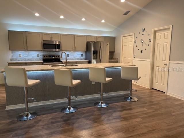 En Venta: $410,000 (4 camas, 2 baños, 2053 Pies cuadrados)