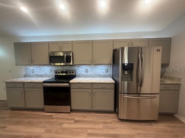 En Venta: $410,000 (4 camas, 2 baños, 2053 Pies cuadrados)