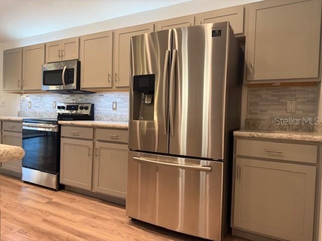 En Venta: $410,000 (4 camas, 2 baños, 2053 Pies cuadrados)