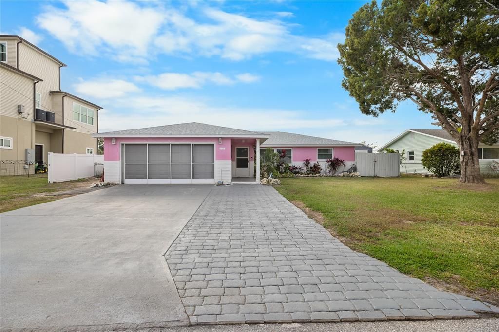 For Sale: $575,000 (3 beds, 2 baths, 2132 Square Feet)