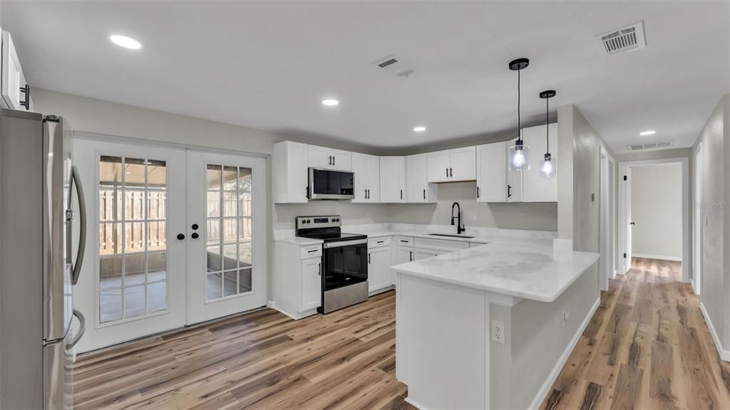 For Sale: $324,900 (4 beds, 3 baths, 1464 Square Feet)