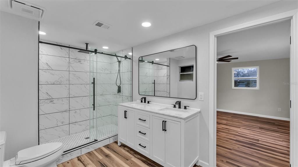 For Sale: $324,900 (4 beds, 3 baths, 1464 Square Feet)