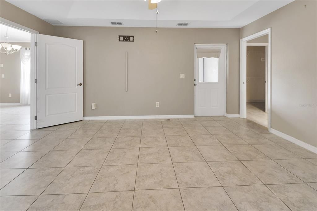 Activo con contrato: $314,900 (2 camas, 2 baños, 1411 Pies cuadrados)