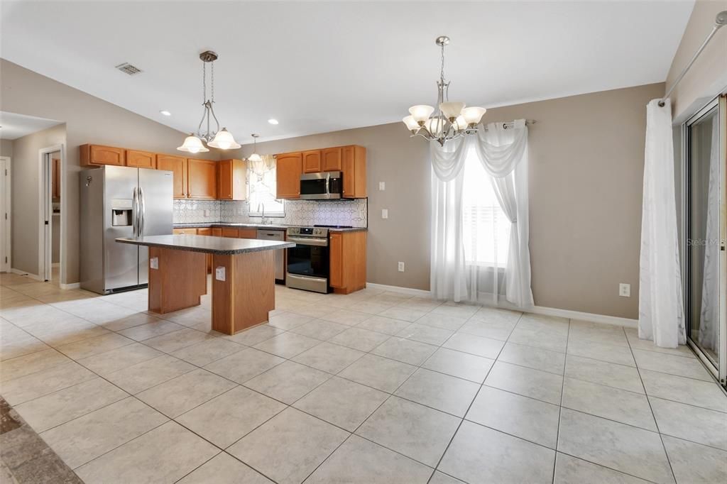 Activo con contrato: $314,900 (2 camas, 2 baños, 1411 Pies cuadrados)