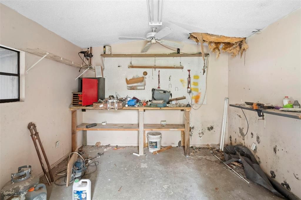 待售: $121,000 (3 贝兹, 2 浴室, 2198 平方英尺)