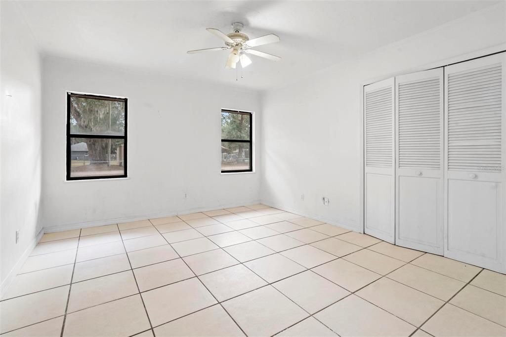 待售: $121,000 (3 贝兹, 2 浴室, 2198 平方英尺)