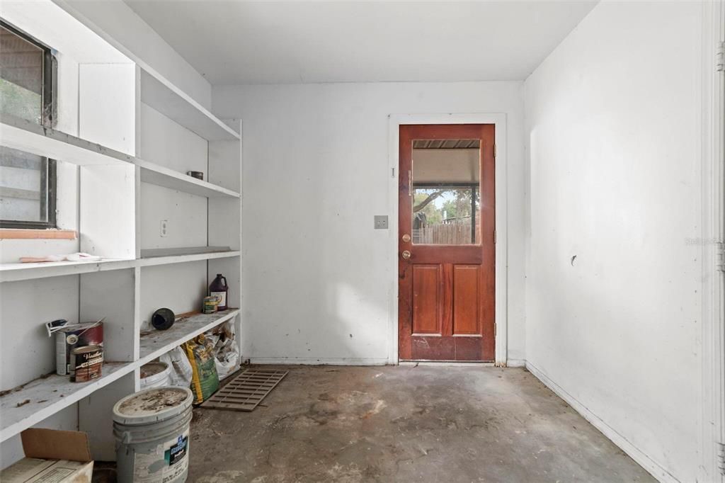 待售: $121,000 (3 贝兹, 2 浴室, 2198 平方英尺)