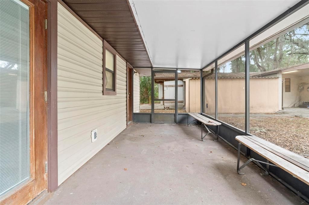 待售: $121,000 (3 贝兹, 2 浴室, 2198 平方英尺)