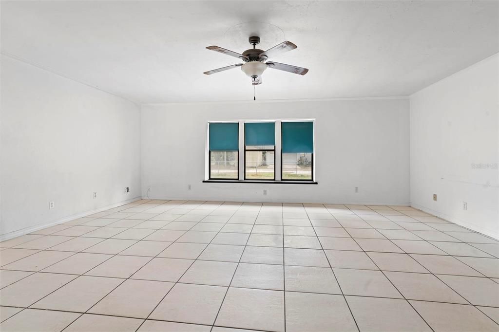 待售: $121,000 (3 贝兹, 2 浴室, 2198 平方英尺)