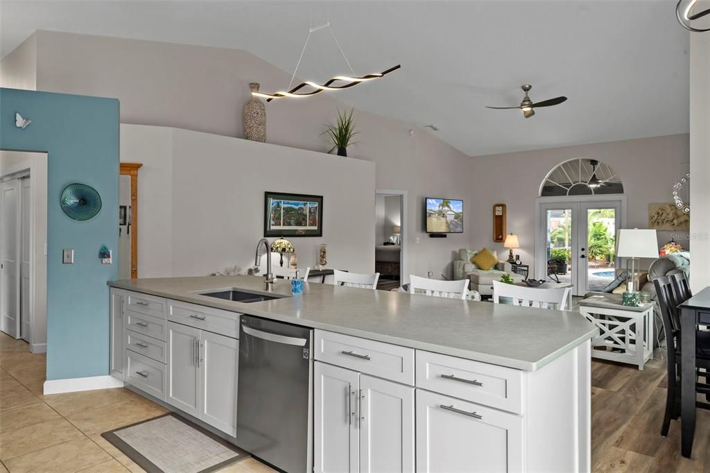 For Sale: $565,000 (3 beds, 2 baths, 1610 Square Feet)